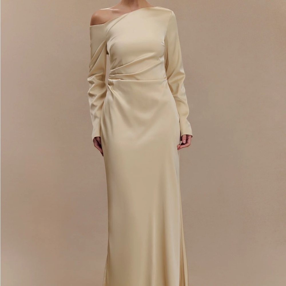 Elegant Cream Off-Shoulder Dress